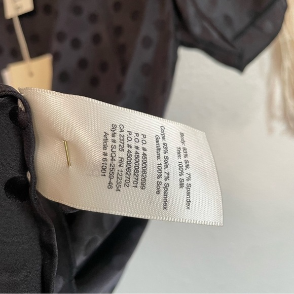 NWT Aritzia Wilfred 100% Silk Cypres Short Sleeve Keyhole Back Top Black XS - Picture 7 of 7